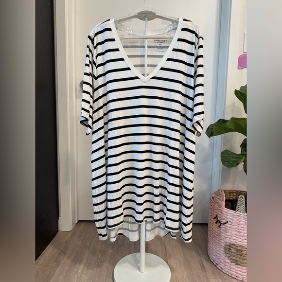 Torrid Tops - Picture 2 of 7